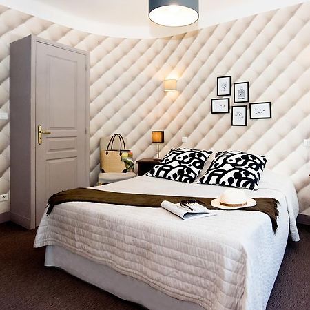 Logis Hotel La Magnanerie - Cote Bistro Aubignosc Rom bilde