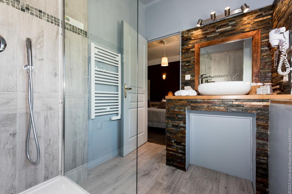 Logis Hotel La Magnanerie - Cote Bistro Aubignosc Rom bilde