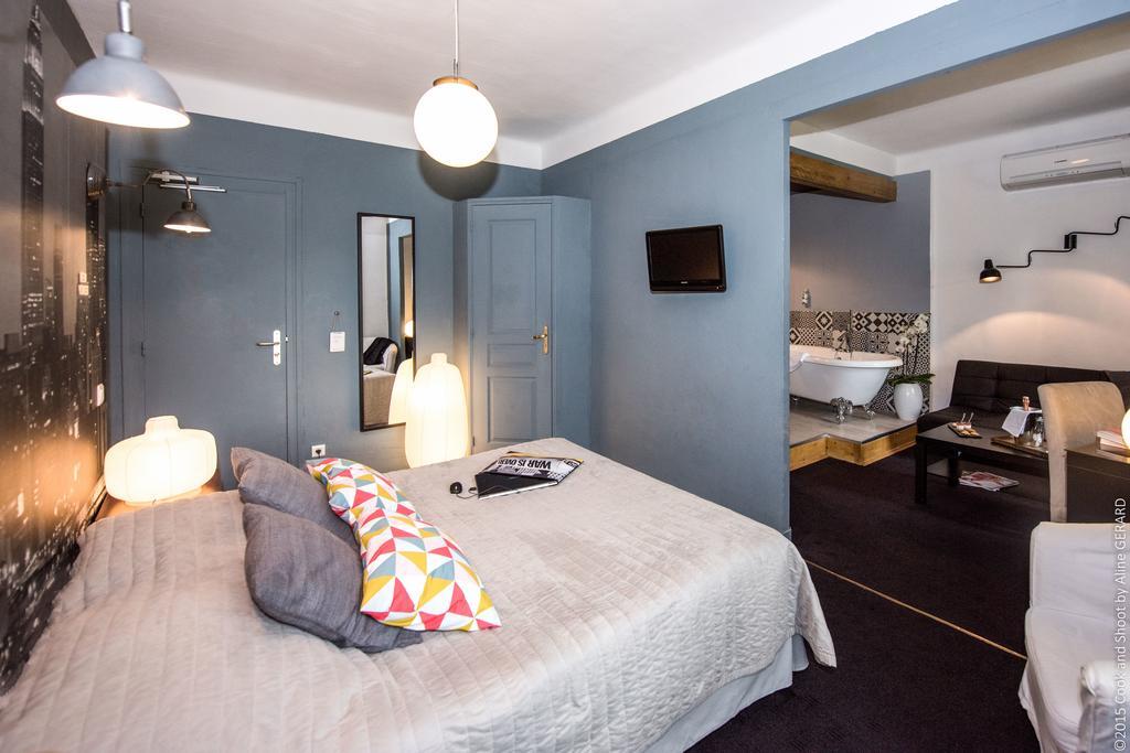 Logis Hotel La Magnanerie - Cote Bistro Aubignosc Rom bilde