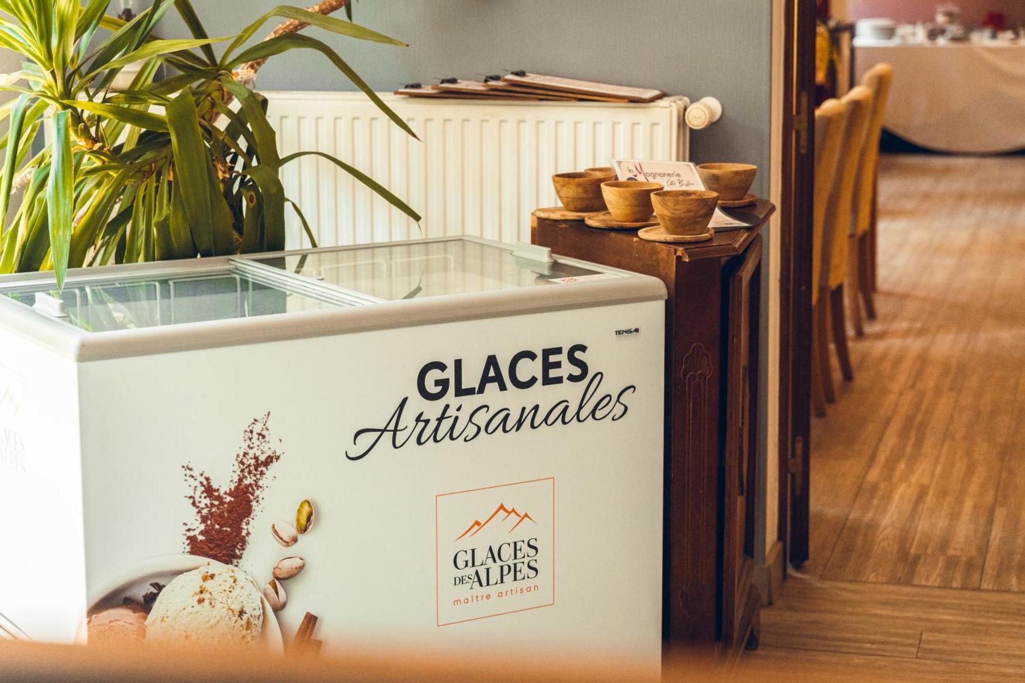 Logis Hotel La Magnanerie - Cote Bistro Aubignosc Eksteriør bilde