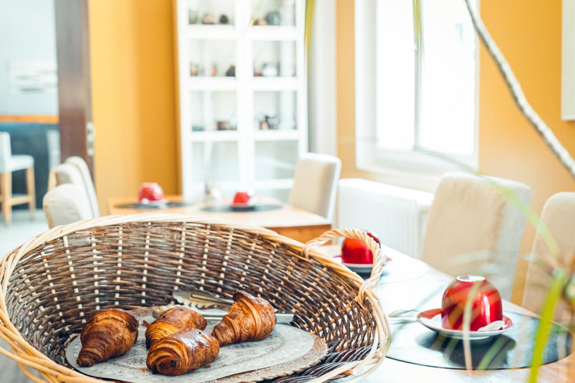 Logis Hotel La Magnanerie - Cote Bistro Aubignosc Eksteriør bilde