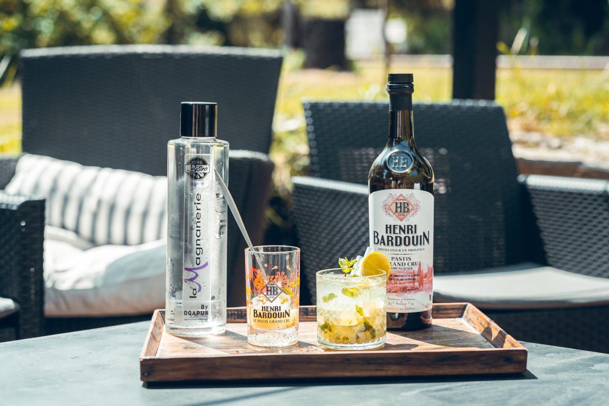 Logis Hotel La Magnanerie - Cote Bistro Aubignosc Eksteriør bilde