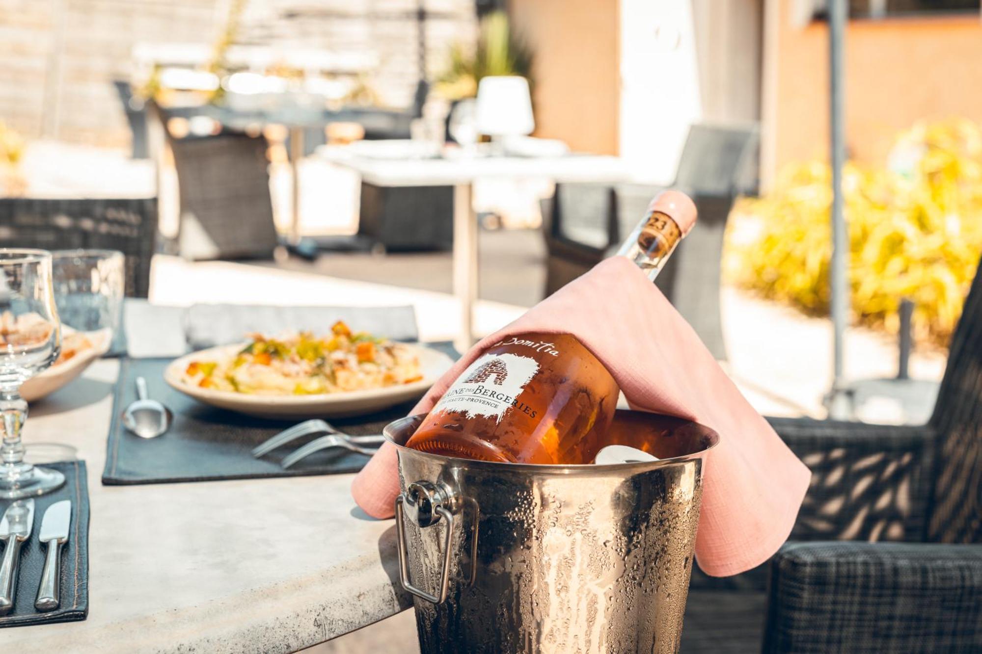 Logis Hotel La Magnanerie - Cote Bistro Aubignosc Eksteriør bilde